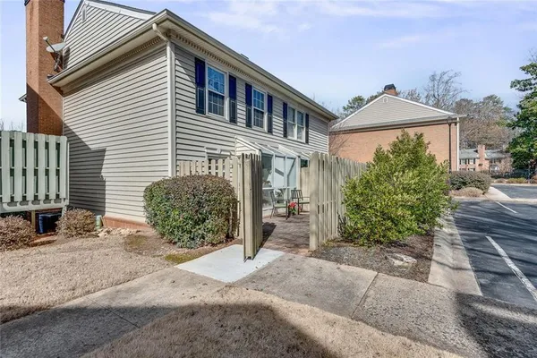 $350,000 | 100 Mt Vernon Circle, Atlanta, GA 30338