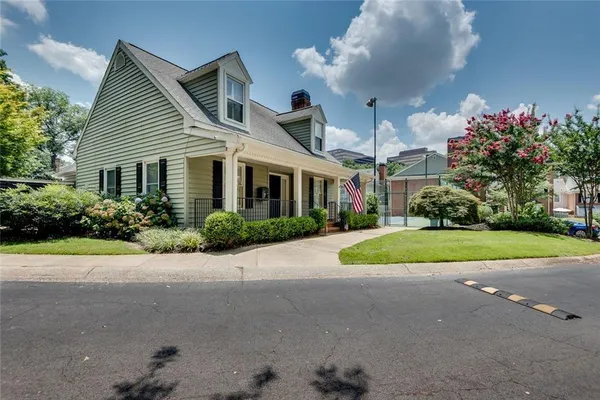 $350,000 | 100 Mt Vernon Circle, Atlanta, GA 30338