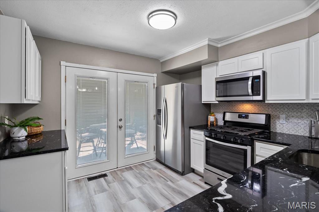 2017 Dawson Drive St. Charles, MO 63301 - Photo 12 of 44