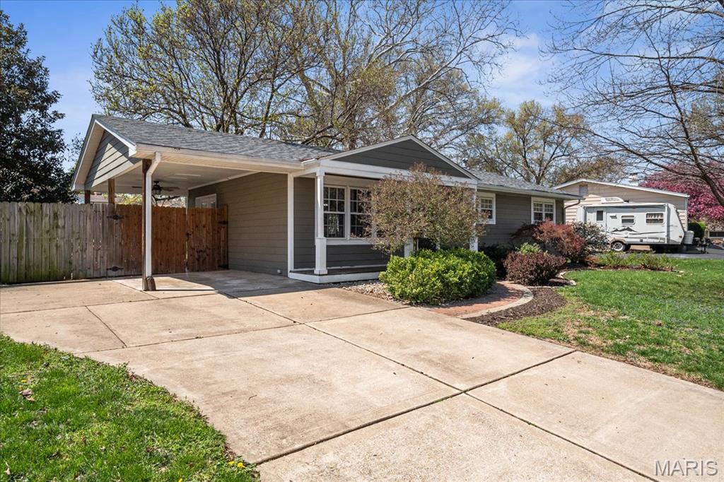 2017 Dawson Drive St. Charles, MO 63301 - Photo 2 of 44