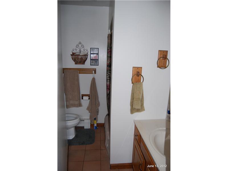 86 Meadow Road Burgettstown, PA 15021 - Photo 19 of 25 Full Bath.