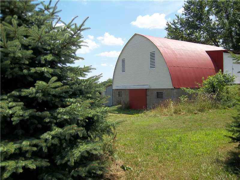 86 Meadow Road Burgettstown, PA 15021 - Photo 5 of 25 Stable/Barn.