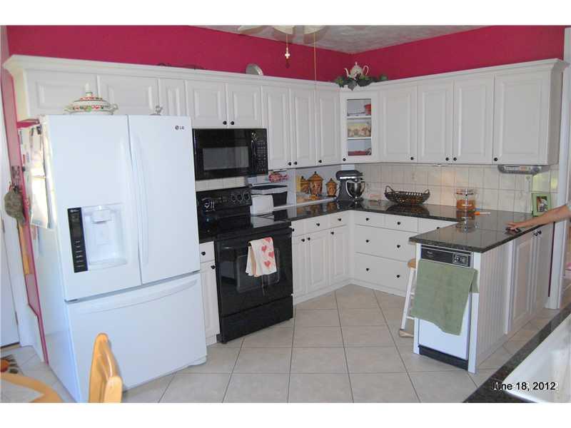 86 Meadow Road Burgettstown, PA 15021 - Photo 8 of 25 Kitchen.