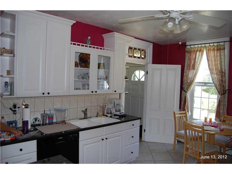 86 Meadow Road Burgettstown, PA 15021 - Photo 9 of 25 Kitchen.