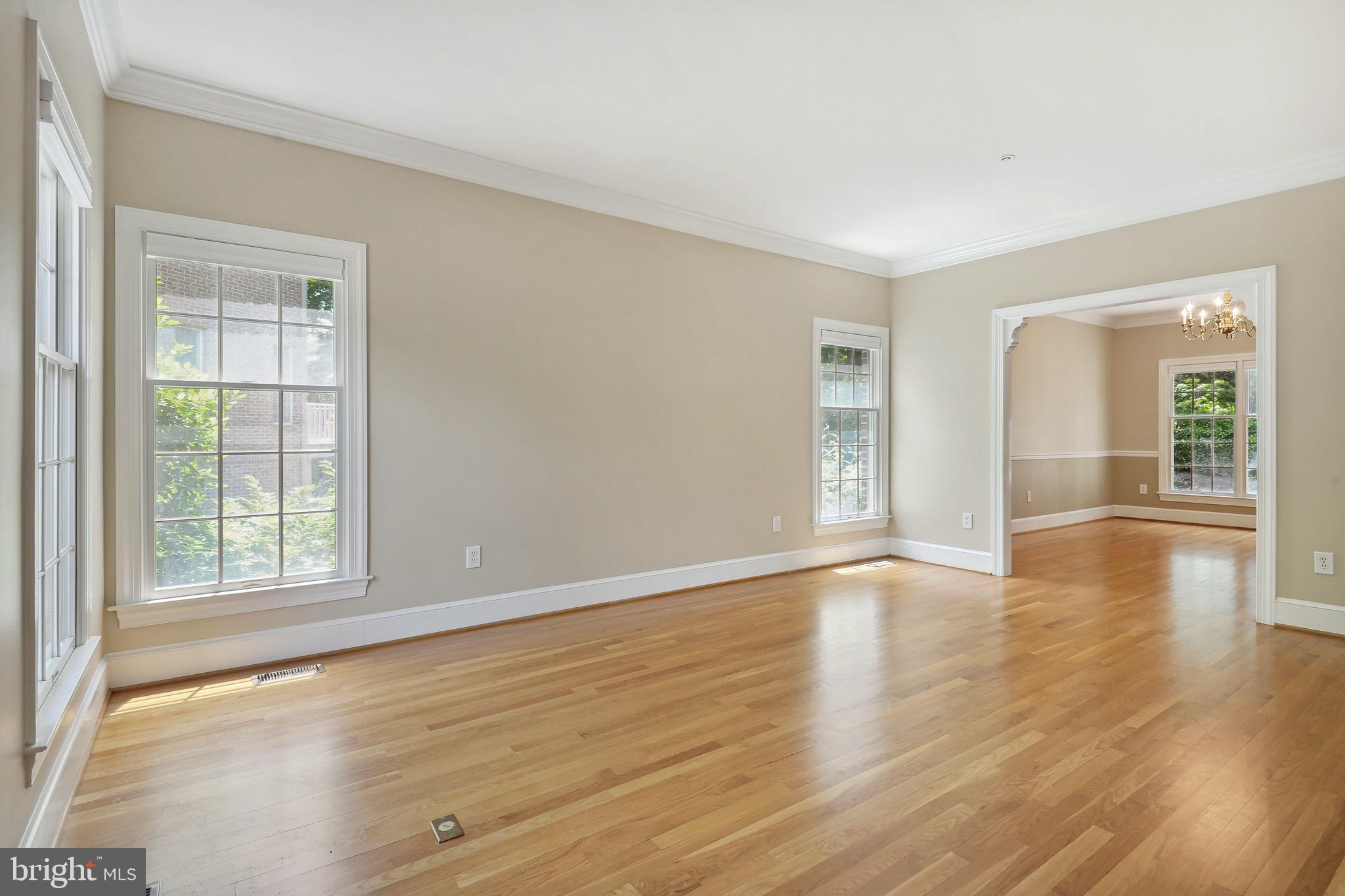 2012 Byrd Road Vienna, VA 22182 - Photo 6 of 34 Gallery Image 6