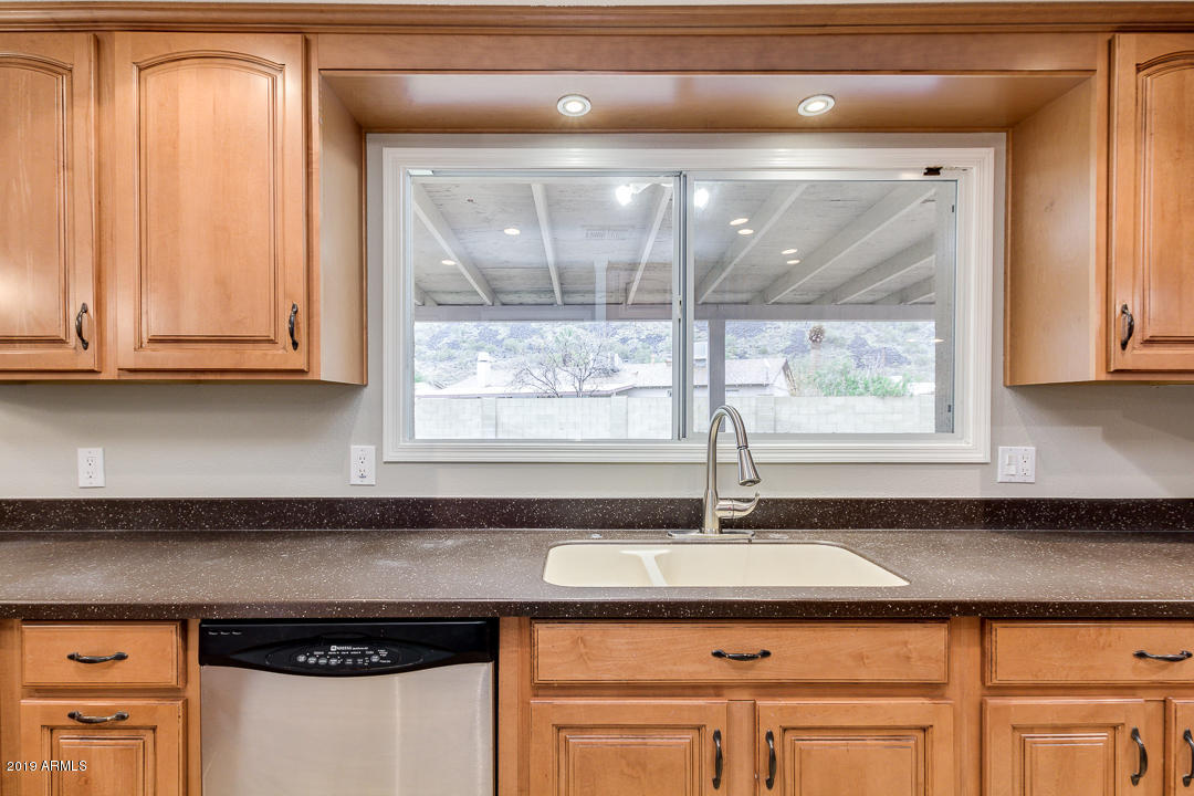 1636 West Calavar Road Phoenix, AZ 85023 - Photo 7 of 20 photo_07