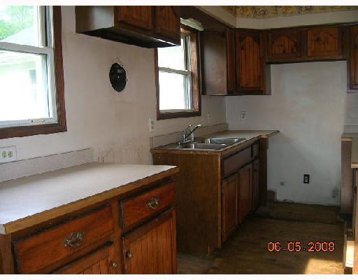 6319 Frogtown Road Hermitage, PA 16148 - Photo 2 of 8 Kitchen.