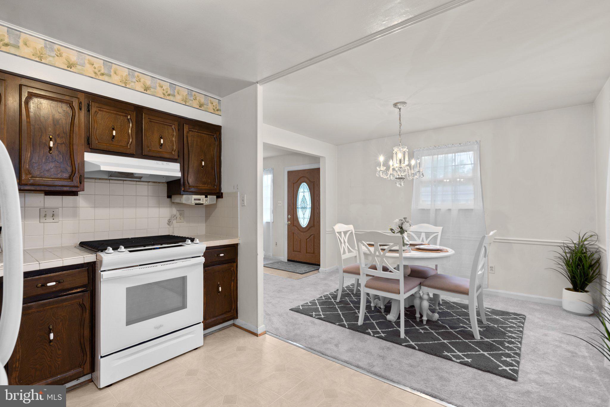 916 Gabel Street Silver Spring, MD 20901 - Photo 13 of 41 Kitchen/Dining Room