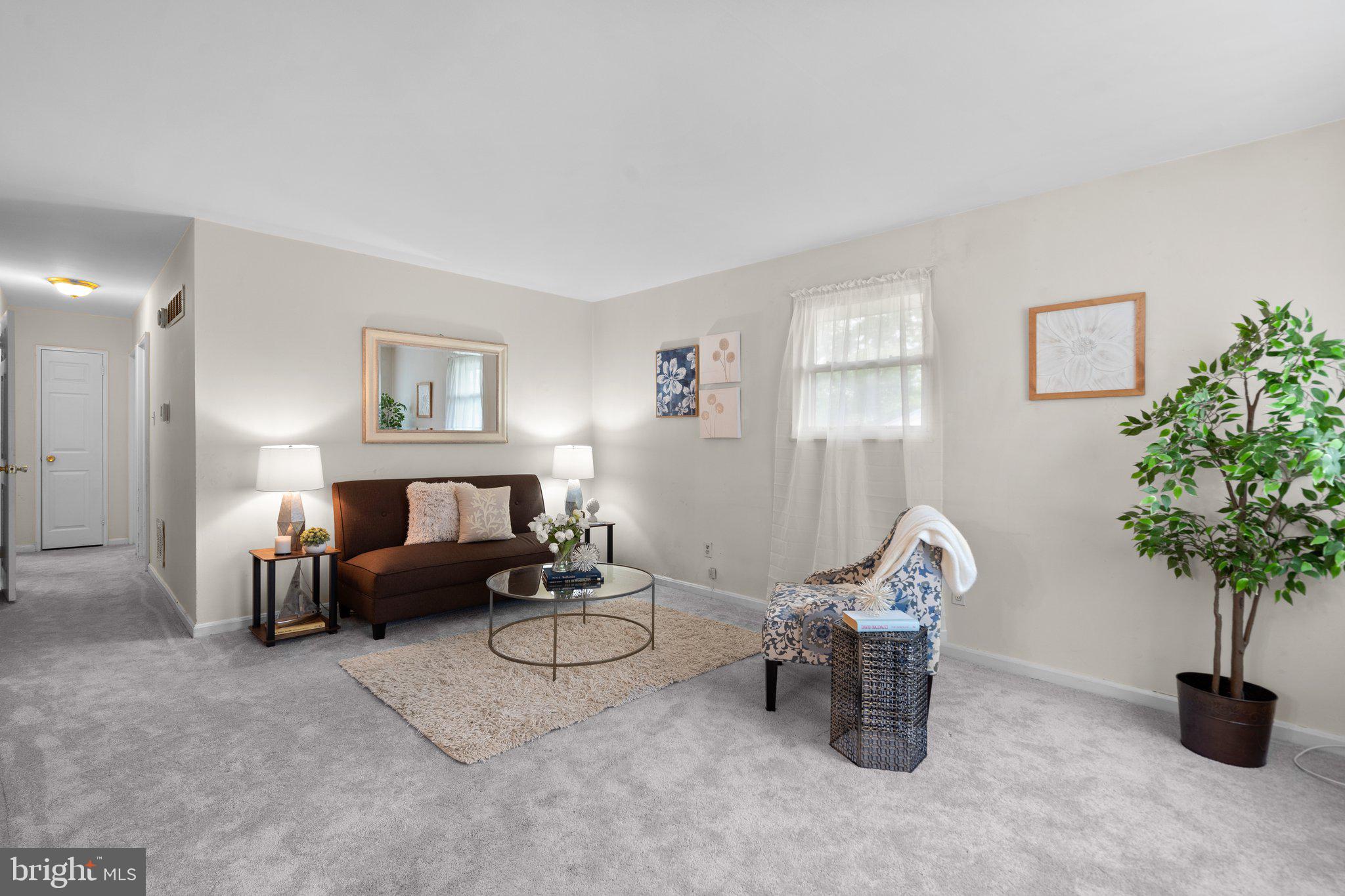 916 Gabel Street Silver Spring, MD 20901 - Photo 4 of 41 Gallery Image 4