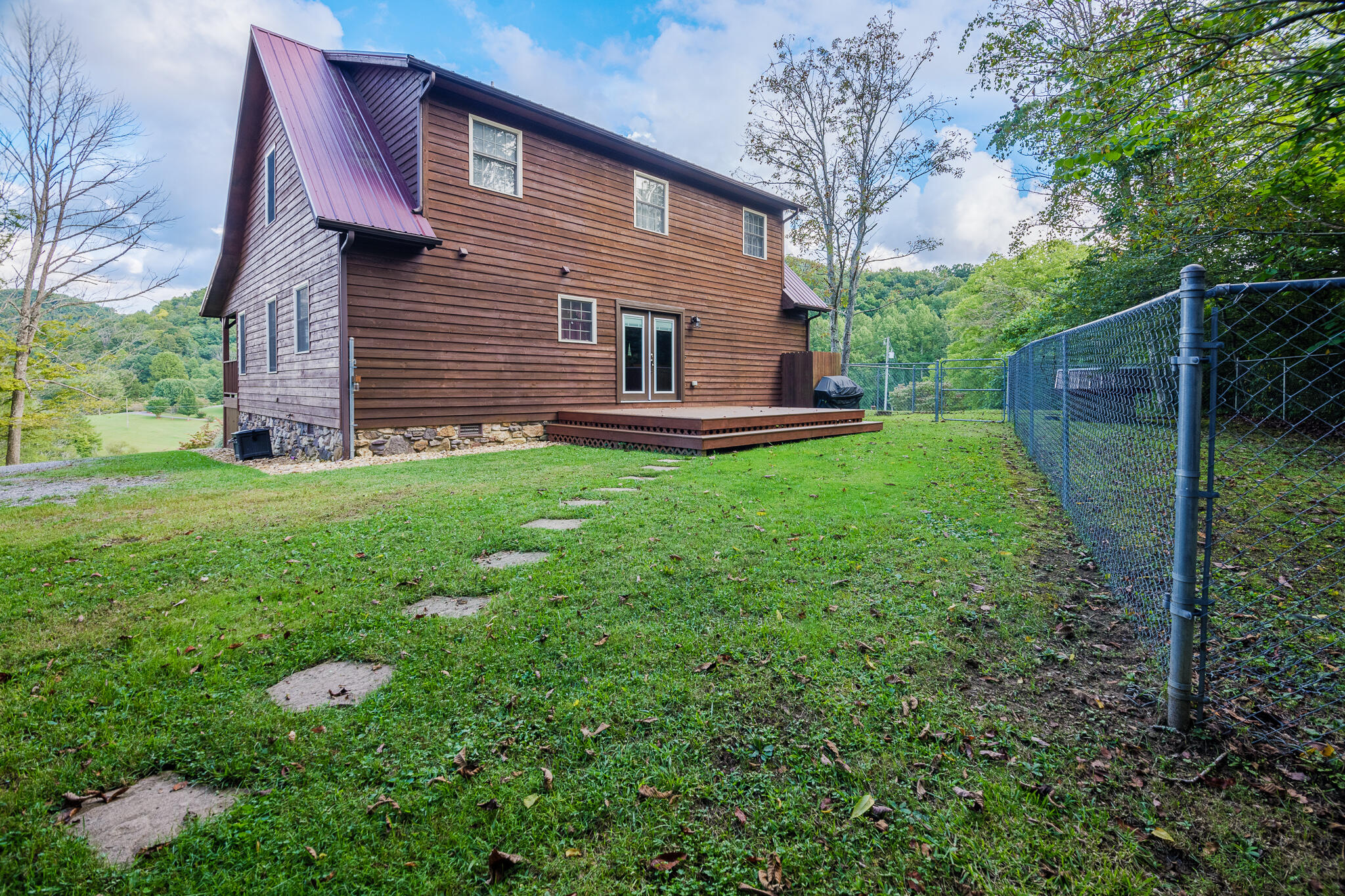 220 Rehoboth Road Cedar Bluff, VA 24609 - Photo 24 of 29 P1001336-HDR