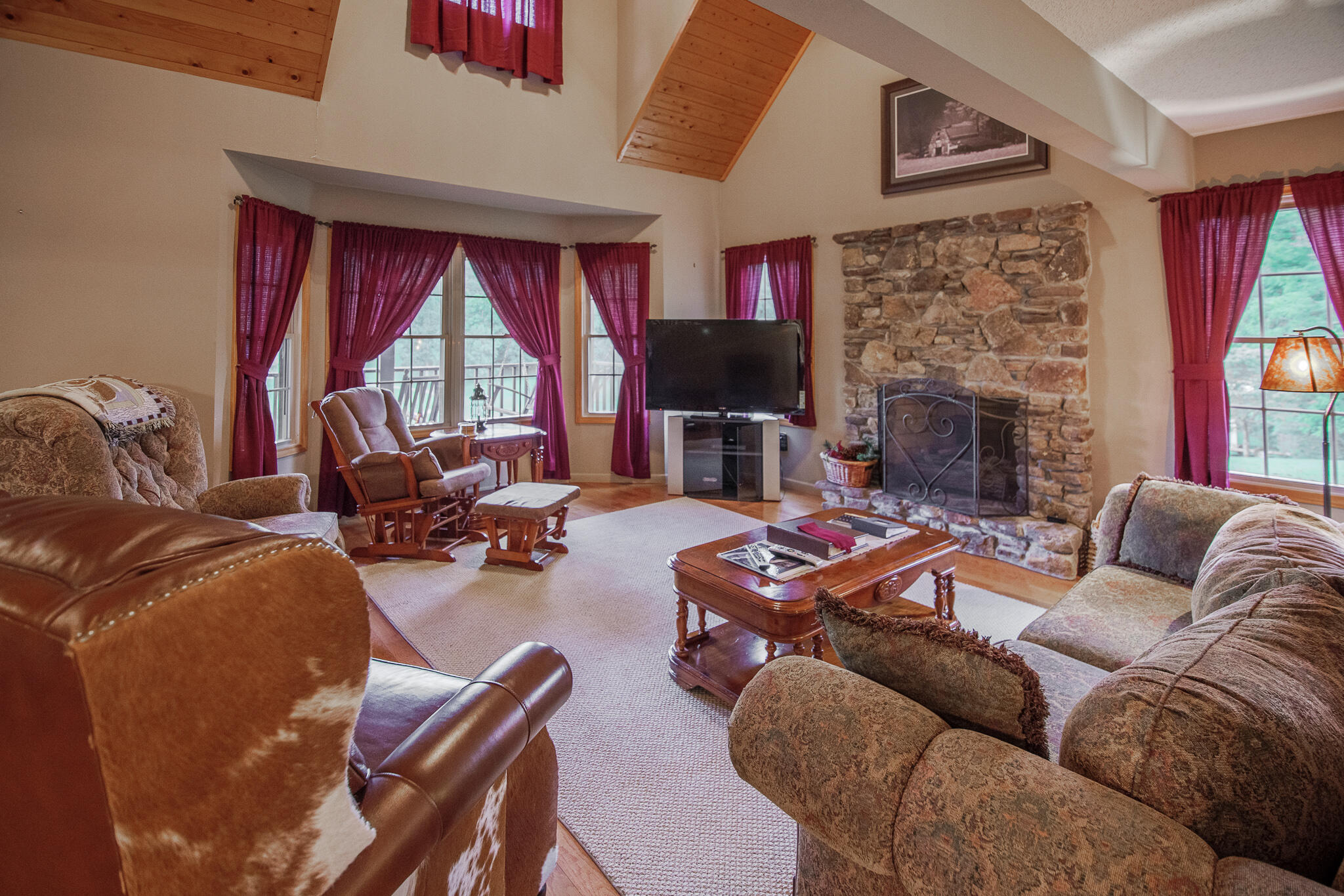 220 Rehoboth Road Cedar Bluff, VA 24609 - Photo 8 of 29 P1001288-HDR