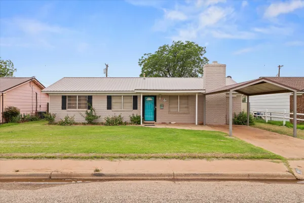 $165,000 | 613 North B Street, Brownfield, TX 79316