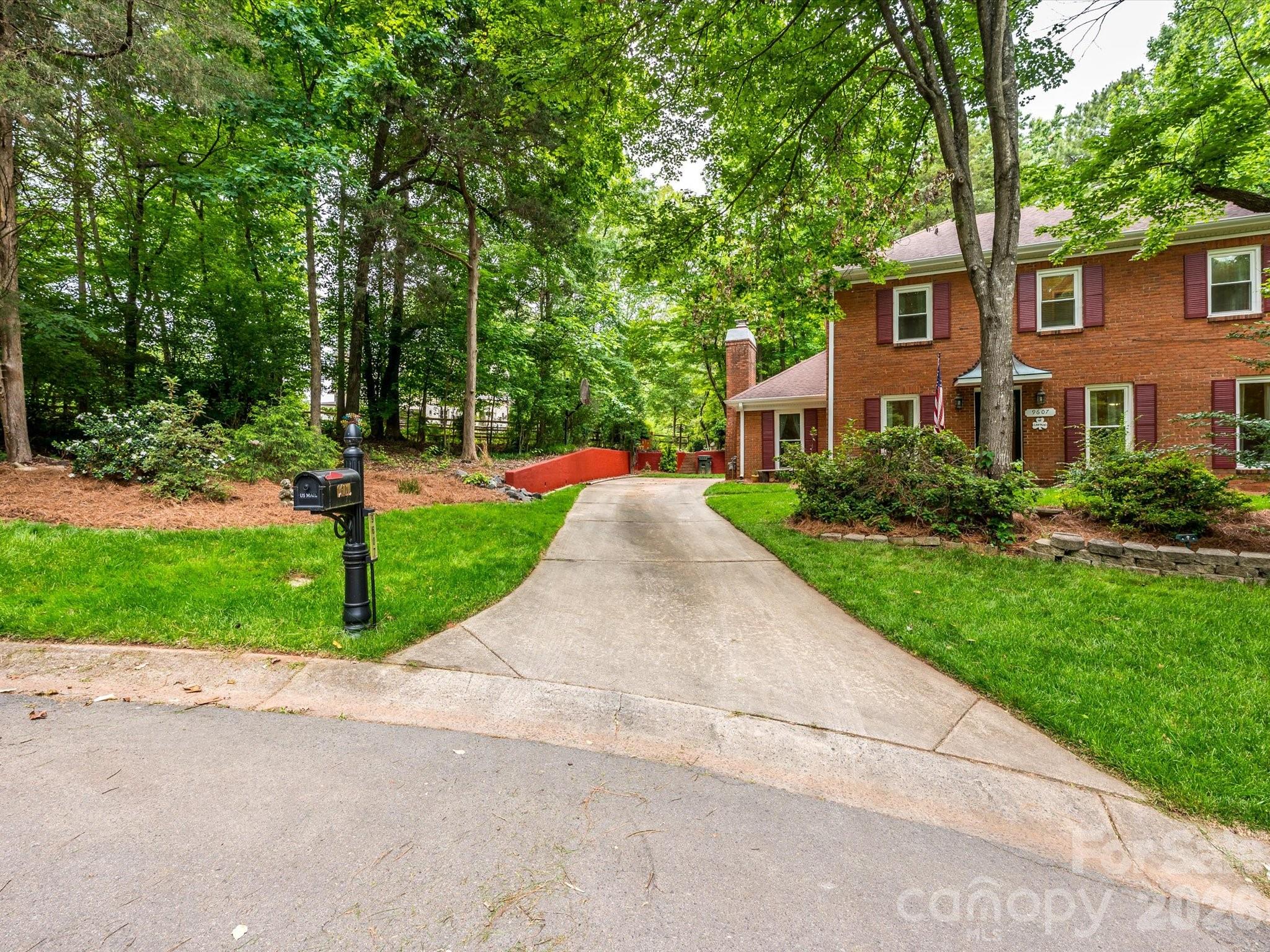 9607 Riddick Place Matthews, NC 28105 - Photo 4 of 39