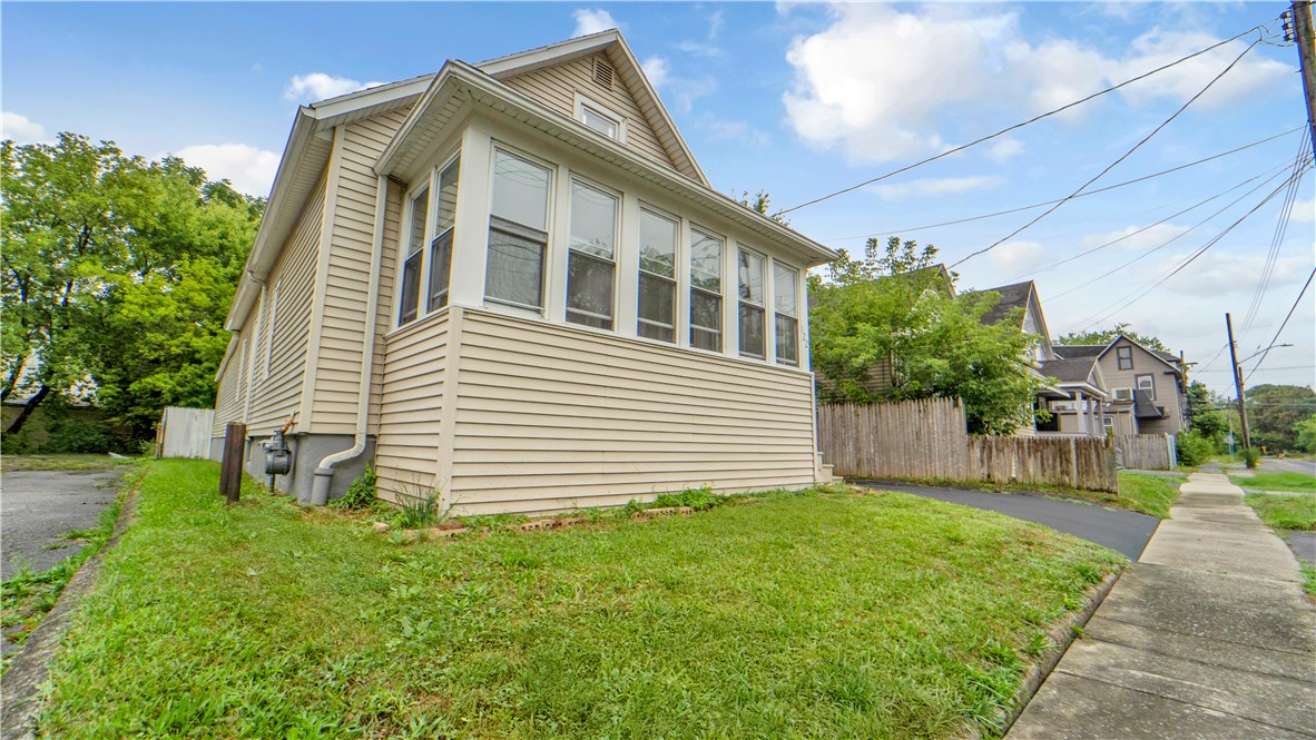 122 Dakota Street Rochester, NY 14606 - Photo 3 of 25 Gallery Image 3
