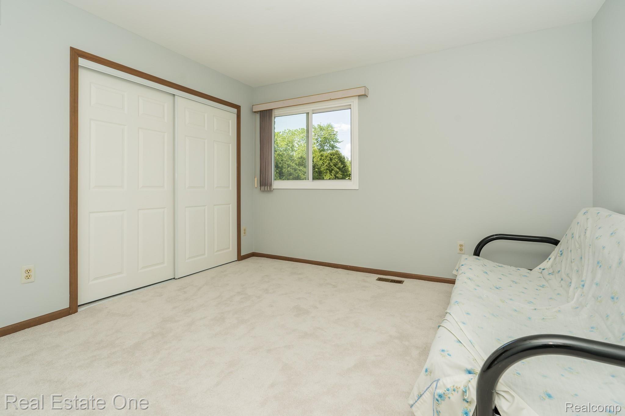 1401 Lomas Verdes Rochester, MI 48306 - Photo 31 of 42 BEDROOM #3 - ALL BEDROOMS HAVE NEW CARPET 2020 - Lomas Verdes MLS-W033.jpg