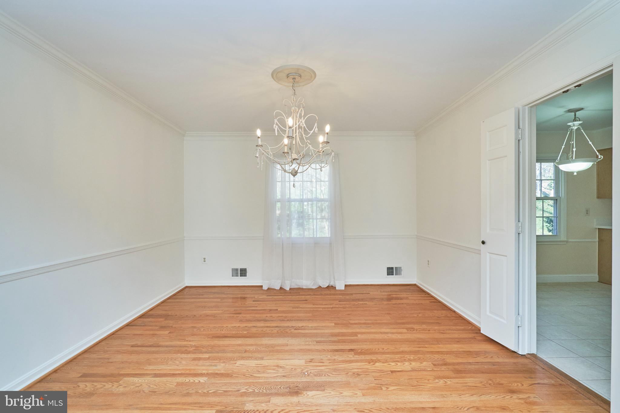 5806 Bent Twig Road McLean, VA 22101 - Photo 7 of 37 Dining Room