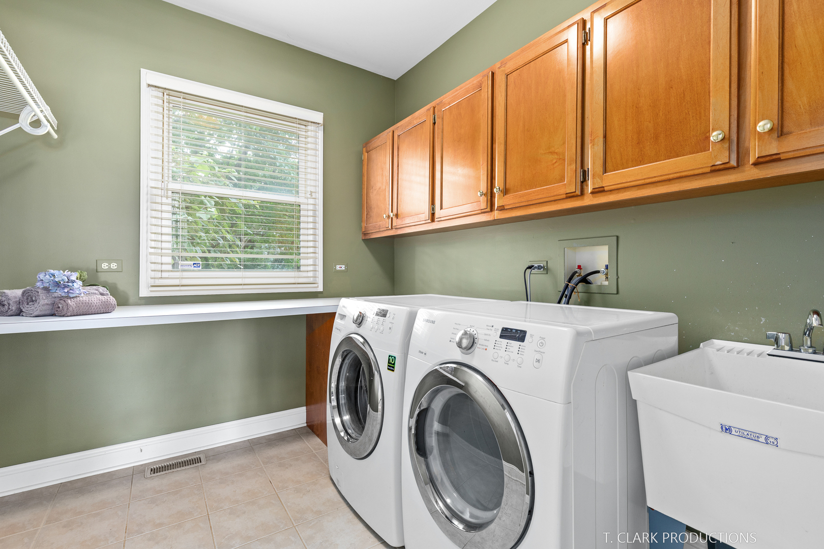 2724 Wait Road Naperville, IL 60564 - Photo 15 of 24 a utility room with dryer and washer