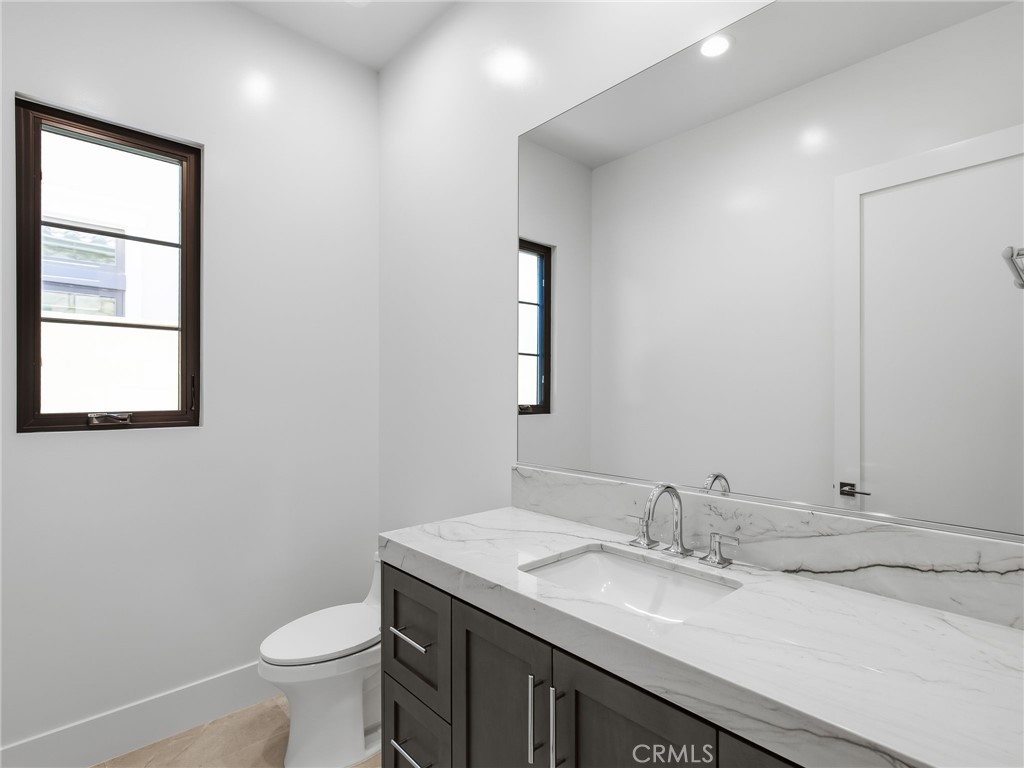 454 Ridgecrest Irvine, CA 92602 - Photo 39 of 46 Secondary Bathroom