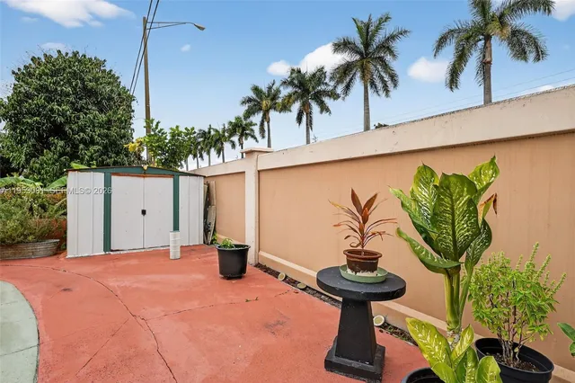 $650,000 | 6861 Southwest 1st Court, Pembroke Pines, FL 33023