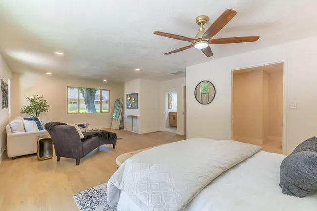 a bathroom with a toilet