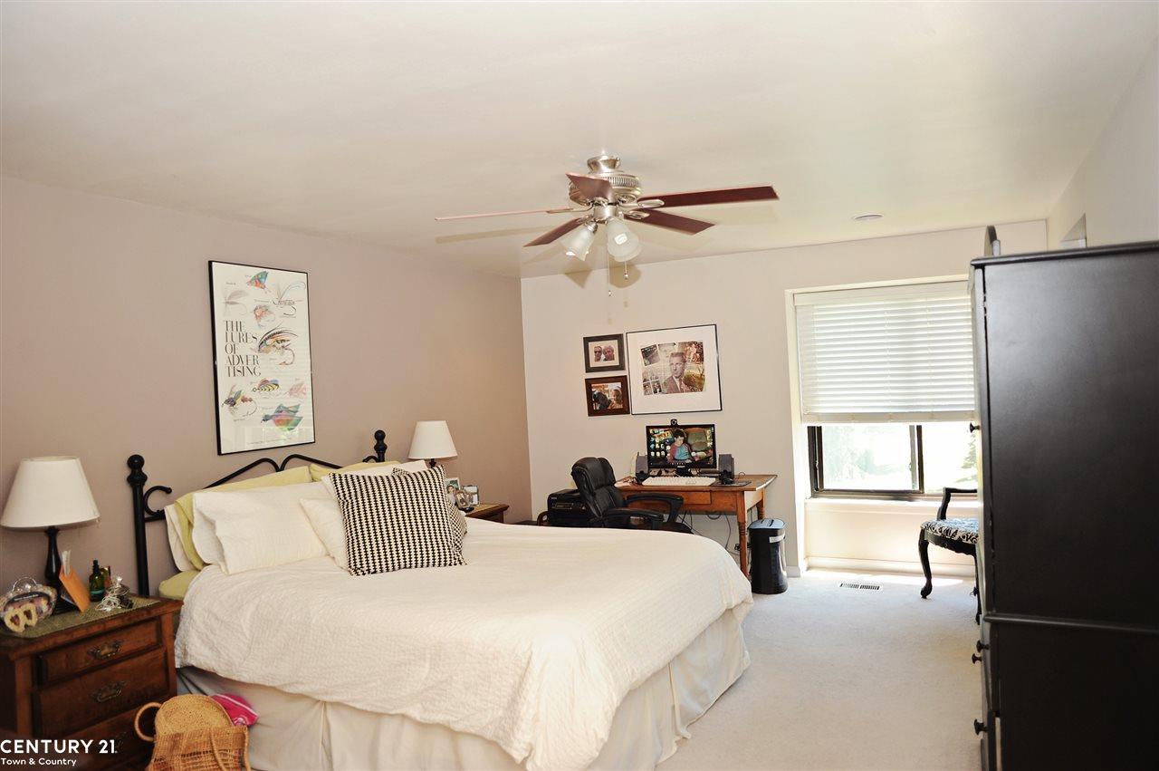 370 Willow Grove Lane Rochester Hills, MI 48307 - Photo 16 of 46