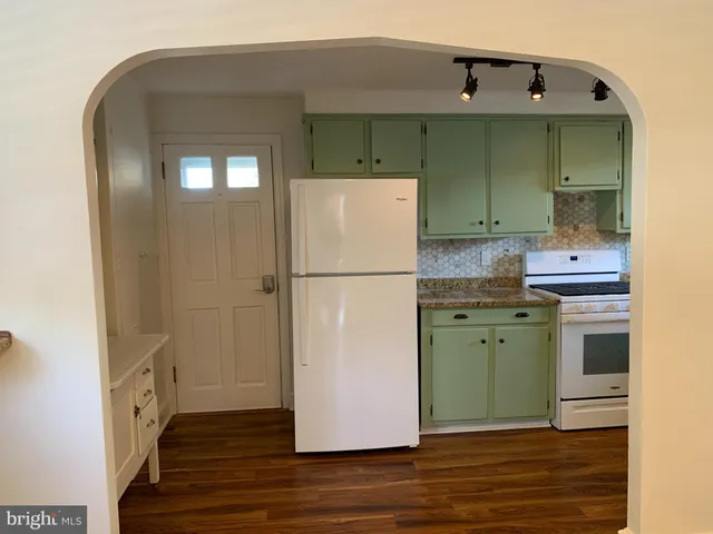 $2,000 | 119 Franklin Street, Unit 1, Bristol, PA 19007