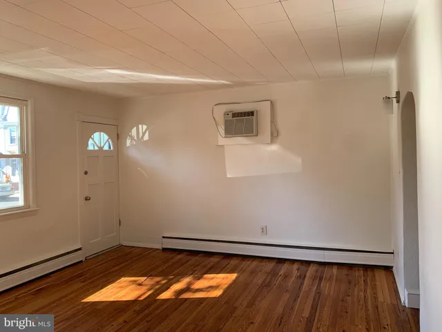 $2,000 | 119 Franklin Street, Unit 1, Bristol, PA 19007