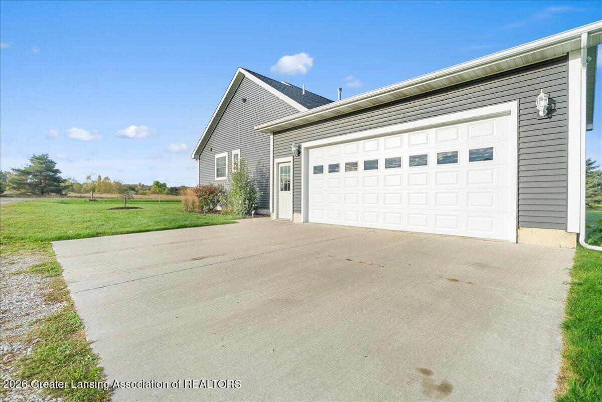 8900 Simpson Road Ovid, MI 48866 - Photo 4 of 41 06-Media Jett -40