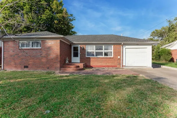$159,900 | 1720 Calvin Drive, Hopkinsville, KY 42240