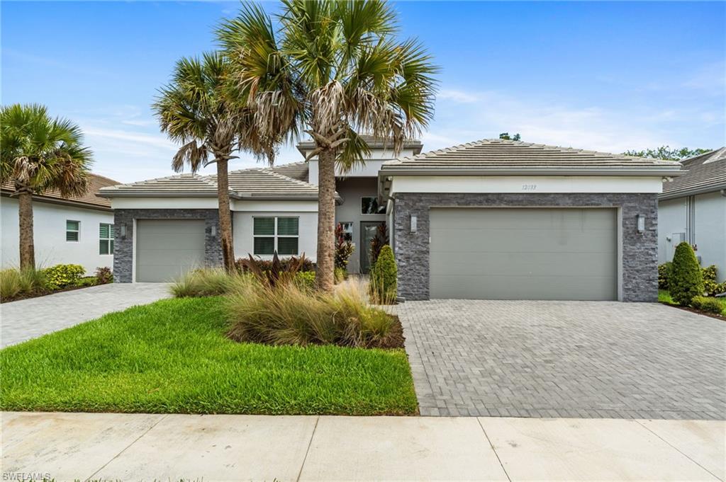12033 Azalea Way Naples, FL 34120 - Photo 32 of 46