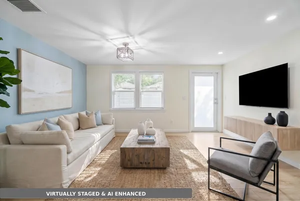 $5,650 | 353 East Lakewood Road, West Palm Beach, FL 33405