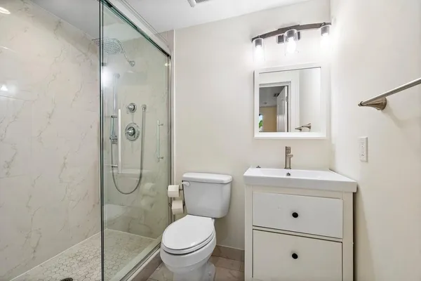 $5,650 | 353 East Lakewood Road, West Palm Beach, FL 33405