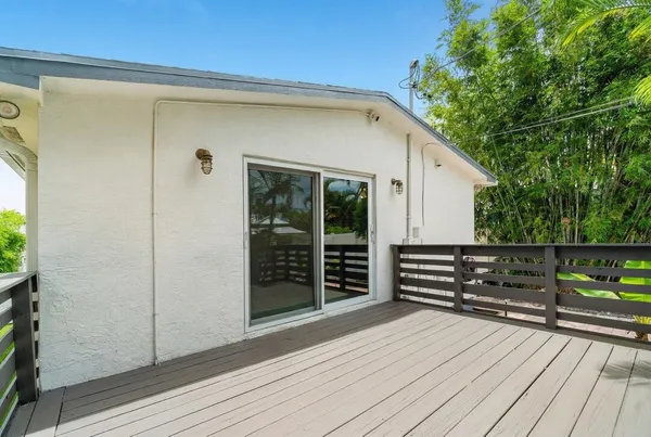 $5,650 | 353 East Lakewood Road, West Palm Beach, FL 33405