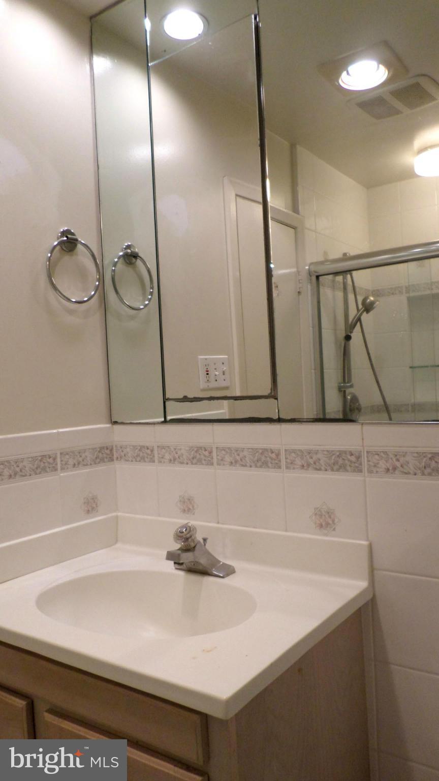 4306 Bel Pre Road Rockville, MD 20853 - Photo 18 of 24 Bath (Master)