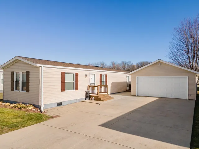 $159,900 | 897 East Lake Street, Unit 109, Lake Mills, WI 53551