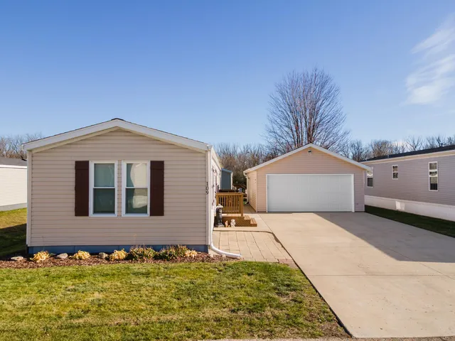 $159,900 | 897 East Lake Street, Unit 109, Lake Mills, WI 53551