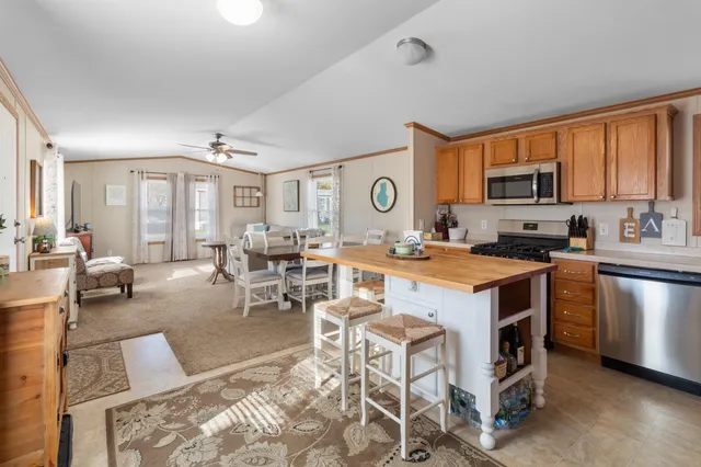 $159,900 | 897 East Lake Street, Unit 109, Lake Mills, WI 53551