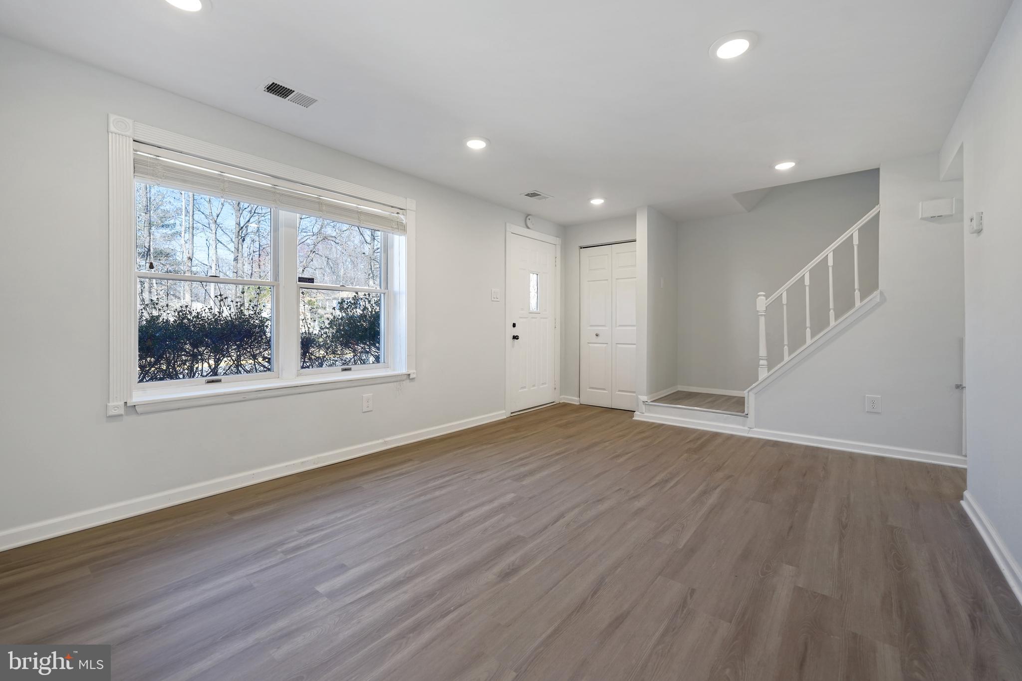 8330 Windfall Road Springfield, VA 22153 - Photo 5 of 36 Living Room