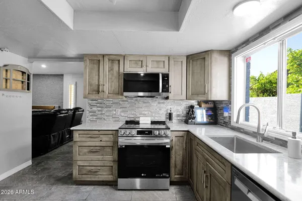 $649,900 | 2103 West Palomino Drive, Chandler, AZ 85224