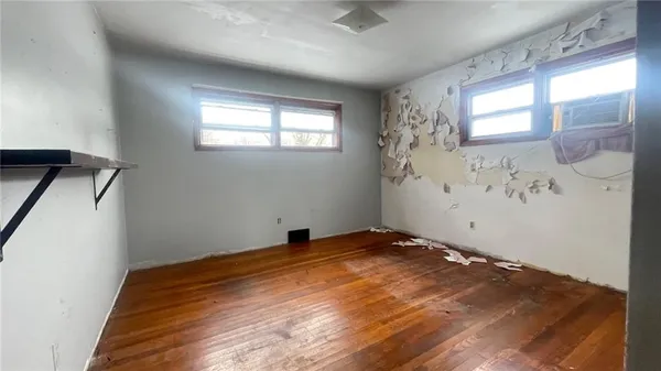 a view of empty room