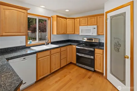 $699,900 | 1906 54th Lane Southeast, Olympia, WA 98501