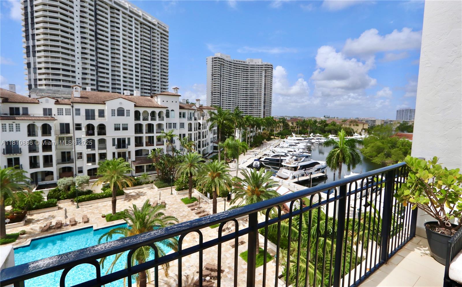 3900 Island Boulevard, Unit PH2 Aventura, FL 33160 - Photo 34 of 39