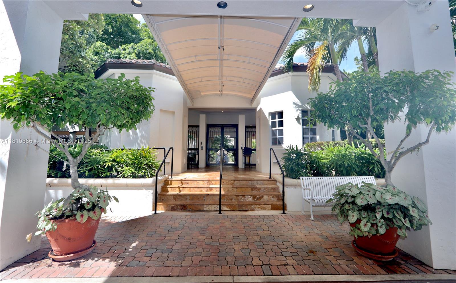 3900 Island Boulevard, Unit PH2 Aventura, FL 33160 - Photo 36 of 39