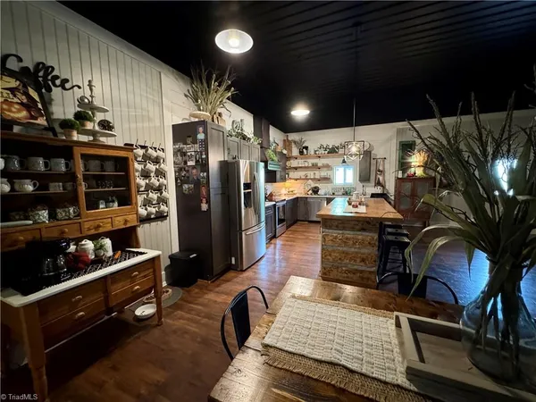 $695,000 | 2638 Riverside Drive, Mount Airy, NC 27030