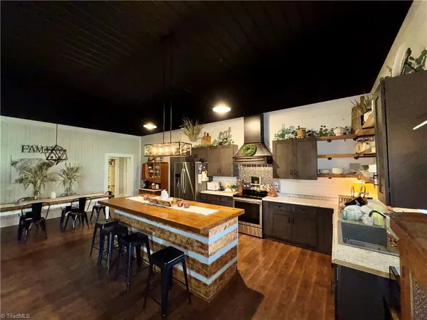 $695,000 | 2638 Riverside Drive, Mount Airy, NC 27030