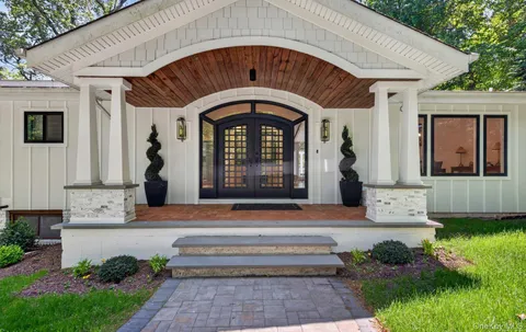 $1,499,000 | 18 West Mall Drive, Huntington, NY 11743