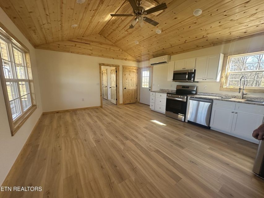 1217 B Roanoke Road Jamestown, TN 38556 - Photo 23 of 25 Gallery Image 23