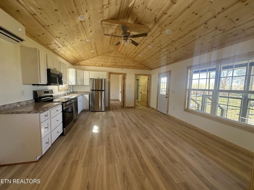 1217 B Roanoke Road Jamestown, TN 38556 - Photo 8 of 25 Gallery Image 8