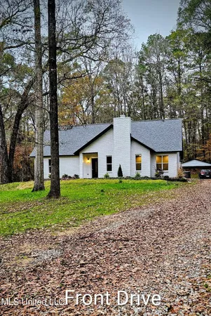 $385,000 | 151 East Eagle Ridge Drive, Florence, MS 39073