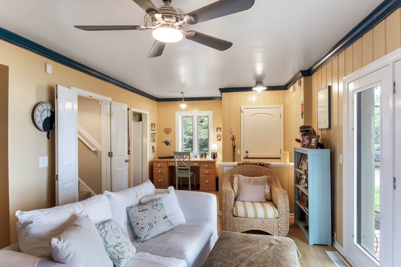 8179 East Shore Road Traverse City, MI 49686 - Photo 15 of 76 1872313-14.JPG